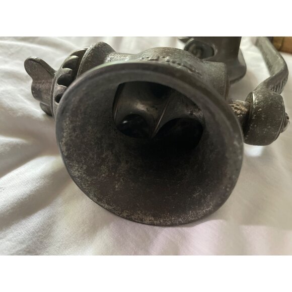 Universal No. 2 Food Chopper & Meat Grinder With Wooden Handle - Picture 6 of 16